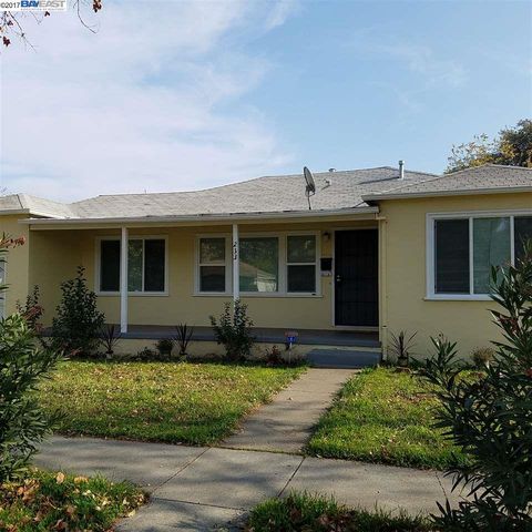 233 Linda Vista Ave, West Pittsburg, CA 94565-1919
