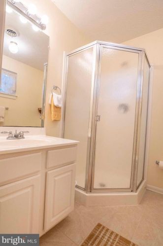 160 Manor Dr, Edinburg VA  22824-3579 exterior