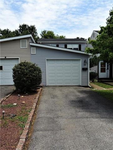 92 Stonewood Pl, Catasauqua, PA 18032-1016
