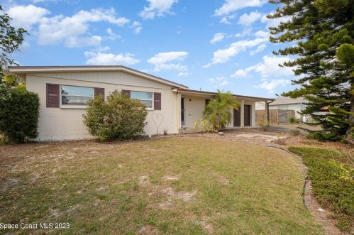 5190 Melissa Dr, Titusville, FL 32780-7152