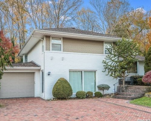 107 Hazelwood Dr, Muttontown, NY 11753-1709