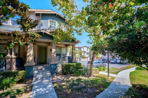 2052 Owens Dr, Fullerton, CA 92833-5749