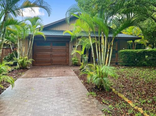3779 Lake Shore Dr, Palm Harbor, FL 34684-4237