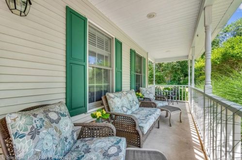 812 Pleasant St, Southington CT  06489-2015 exterior