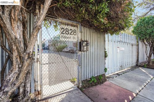2828 Filbert St, Oakland CA 94608-4577 exterior