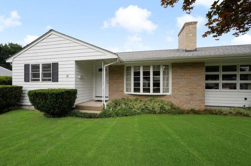 25 Hunts River Dr, North Kingstown, RI 02852-1731