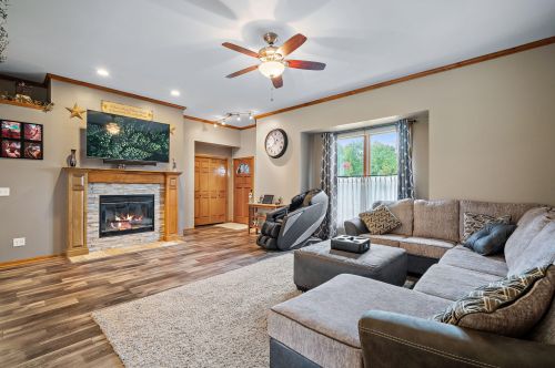 305 Gorman Way, West Bend, WI 53095-5339