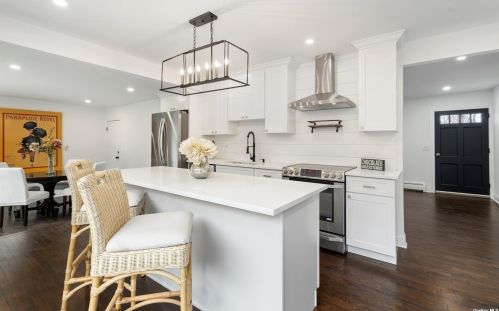 40 West Dr, San Remo NY  11754-3815 exterior