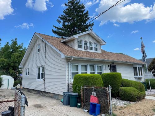 1310 K St, Floral Park, NY 11003-3848