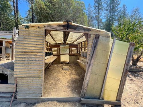 22619 Eastside Rd, Willits CA  95490-9780 exterior