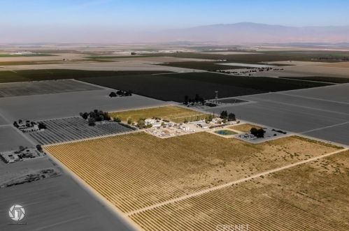 15414 Cuda Dr, Bakersfield CA  93307-9279 exterior