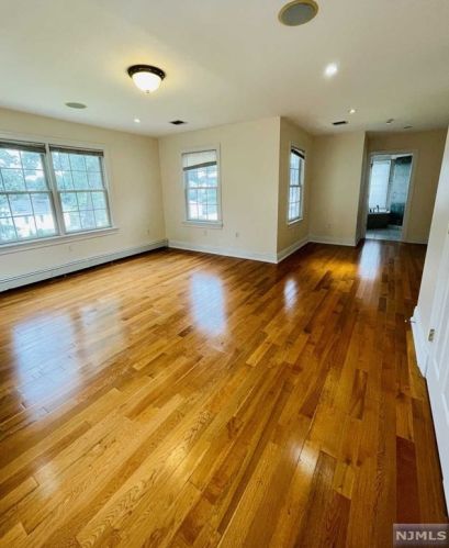 279 Highland Ave, Wood-Ridge NJ  07075-1523 exterior