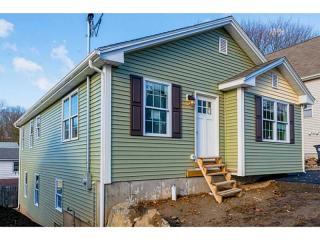 146 Rushmore Ave, Providence, RI 02909-4935