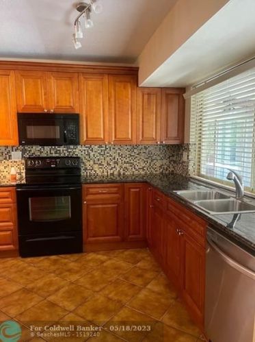 1830 51st Ave, Hollywood, FL 33021-4022
