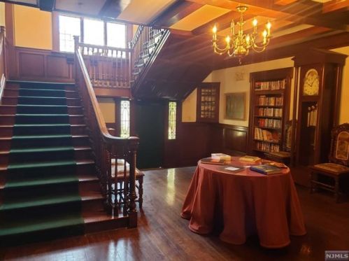 344 Ridgewood Rd, South Orange NJ  07079-1622 exterior