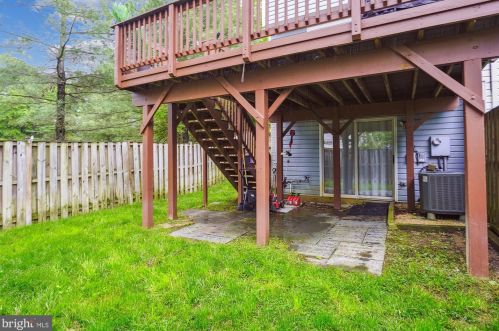 8518 Blue Rock Ln, Lorton VA  22079-3062 exterior
