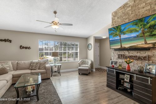 668 Forster Ave, Sebastian FL  32958-4828 exterior