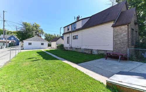 1218 35, Milwaukee WI 53215-1433 exterior