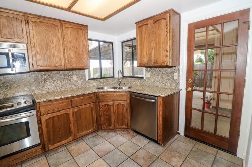 621 Del Oro St, Woodland CA  95695-5040 exterior