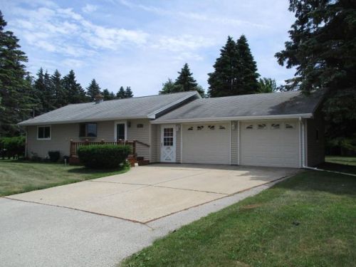 3011 Viebahn St, Manitowoc WI  54220-9396 exterior