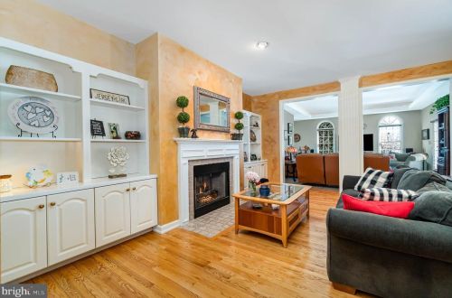 329 Mdw Dr, Navy Sup Dpt PA 17055-5187 exterior