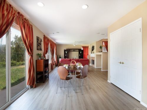 23810 Oak View Ln, Santa Clarita CA  91321-4661 exterior