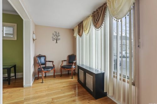 81-19 91st Ave, Jamaica, NY 11421-2823