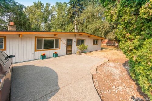 2424 207 St, Seattle WA  98198-3457 exterior