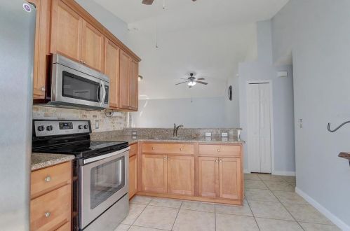 3324 Huntwicke Blvd, Davenport FL  33837-8297 exterior