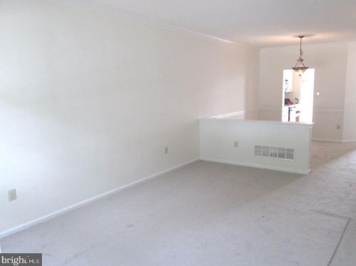 9 Kennedy Dr, Downingtown, PA 19335-5324