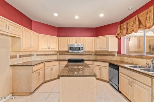 5821 Cielo Grande, Glendale AZ 85310-3511 exterior