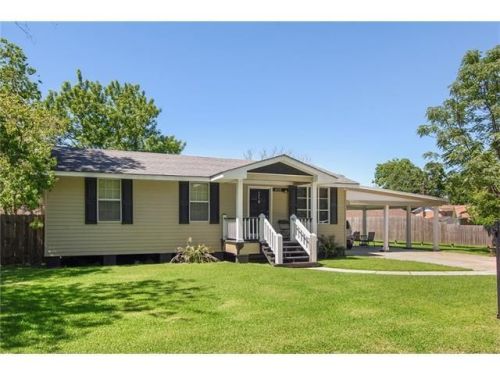 426 Smith St, Hahnville, LA 70057-2246