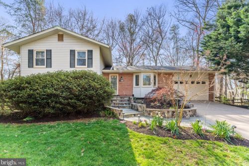 2467 Freetown Dr, Herndon, VA 20191-2527