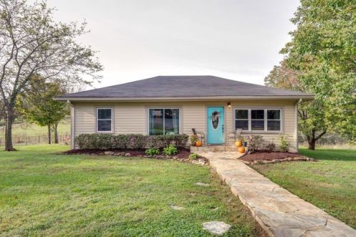 1079 Webb Rd, Eagleville, TN 37060-4030