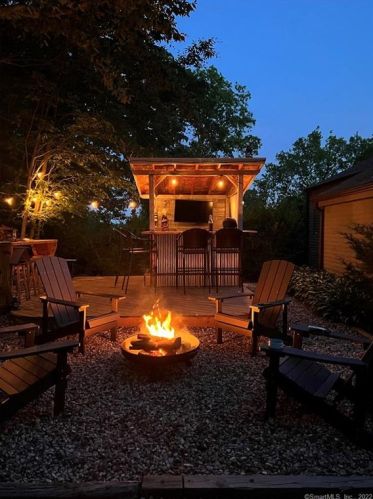 6 Buttonball Trl, Norwalk CT  06851-2812 exterior