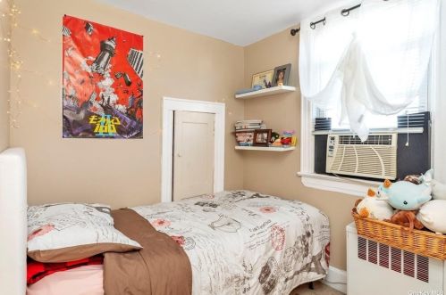 94 Waldorf Ave, Floral Park NY  11003-1519 exterior