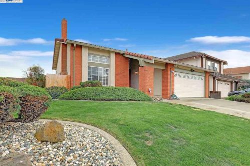 781 Begonia Dr, San Leandro, CA 94578-3804