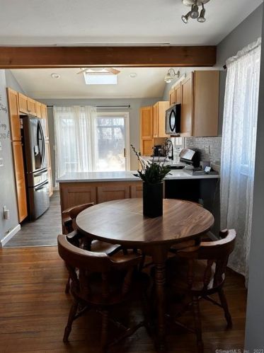 15 Floral Nook, Waterbury CT  06704-1328 exterior