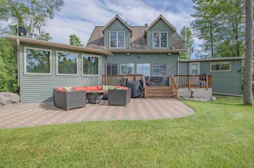 12400 Shore Dr, Suring, WI 54174-9306