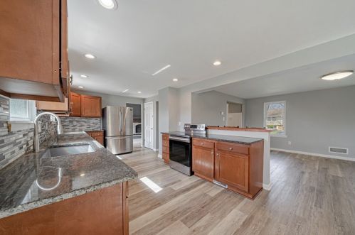 102 Redwood Cir, Latrobe PA  15650-2516 exterior