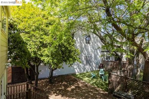 1790 Goss St, Oakland CA 94607-1165 exterior