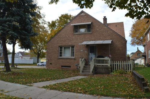 3377 10th St, Milwaukee, WI 53206-2818