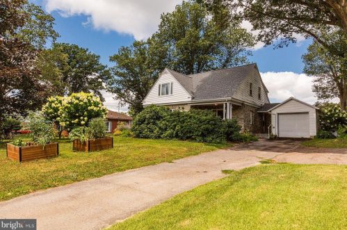 2037 Stone Mill Rd, Lancaster PA  17603-6053 exterior