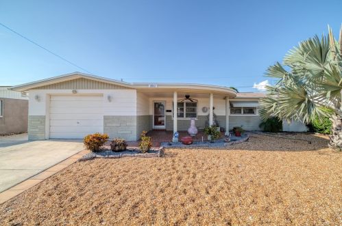 3911 Beechwood Dr, Tarpon Springs, FL 34691-3572