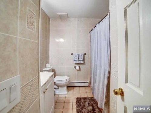 550 Franklin Ave, Franklin Lakes NJ  07417-2512 exterior