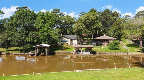 208 Cv Vw Dr, Chita TX  75862-8446 exterior