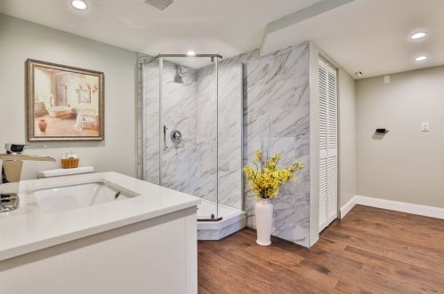 8 Justin Ave, Salem NH  03079-2319 exterior