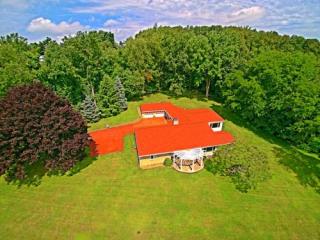 118 Huckleberry Ln, Greensburg, PA 15601-6486
