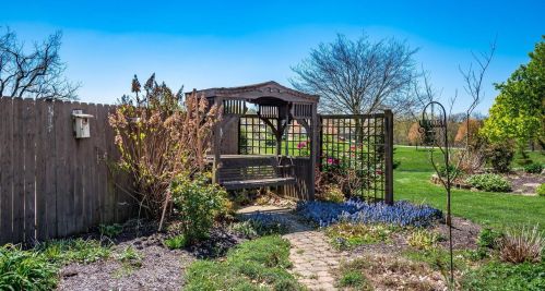 2306 Wesley Chapel Rd, Zanesville OH  43701-9334 exterior