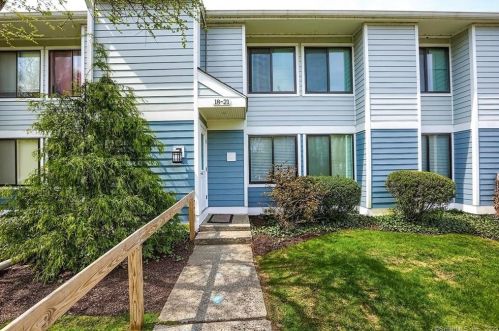 20 Olcott Way, Ridgefield, CT 06877-3926